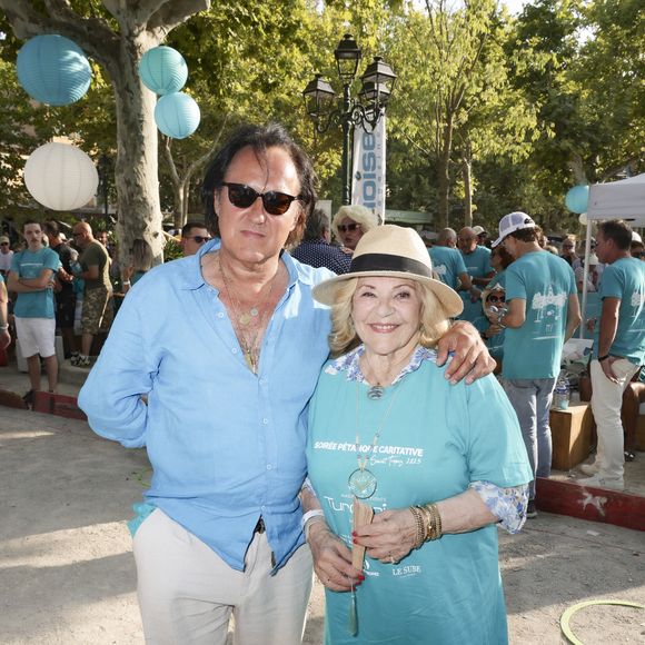Nicoletta et son mari Jean-Christophe Molinier ont fait sensation à Saint-Tropez lors de la soirée caritative "Turquoise sur la Place", organisée au profit de l’association Soleil d’Enfance.

Nicoletta et son mari Jean-Christophe Molinier lors de la 6ème édition du tournoi de pétanque caritative Turquoise place des lices au profit pour la deuxième année de l’association soleil d’enfance.
Saint-Tropez.

© Jack Tribeca / Bestimage