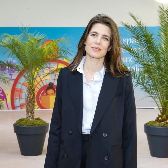 Charlotte Casiraghi n’est pas uniquement une icône de la mode ou une intellectuelle férue de philosophie...

Charlotte Casiraghi - Ouverture du Festival du Livre de Paris 2025 au Grand Palais à Paris.  © Marc Ausset-Lacroix/Bestimage