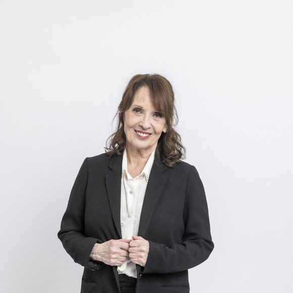 Face aux journalistes de La Montagne, l'actrice qui fête son 77ème anniversaire aujourd'hui révélait d'ailleurs de tendres souvenirs sur ses parents désormais disparus. 

Exclusif - Chantal Lauby - Jour 3 - Studio - Enregistrement de l'émission "Le grand restaurant,  la guerre de l’étoile », diffusée le 15 décembre sur M6
© Cyril Moreau / Bestimage