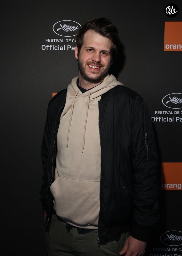 Alessandro Belmondo au photocall de la soirée "Orange" sur la plage de l'hôtel Majectic lors du 72ème Festival International du Film de Cannes, le 18 mai 2019.
© Denis Guignebourg/Bestimage
