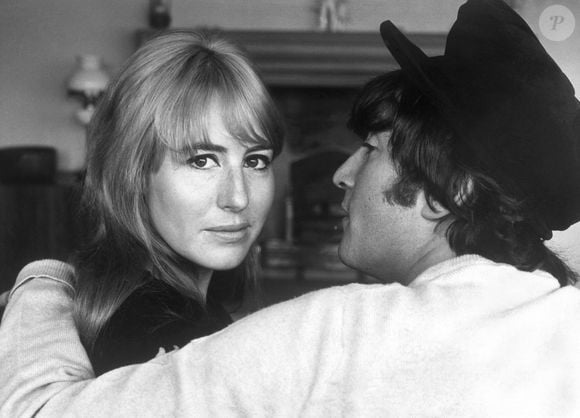 C'est le fils que Lennon avait eu avec Cynthia.

Photo de John et Cynthia Lennon. Photo by United Archives/DPA/ABACAPRESS.COM