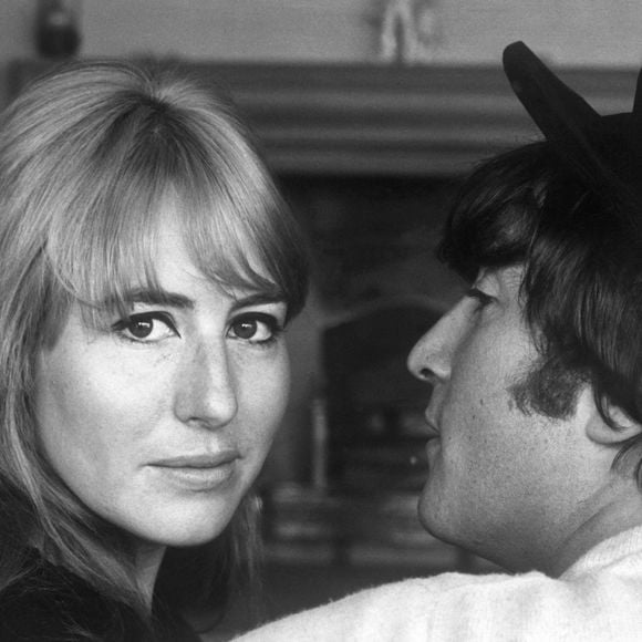 C'est le fils que Lennon avait eu avec Cynthia.

Photo de John et Cynthia Lennon. Photo by United Archives/DPA/ABACAPRESS.COM