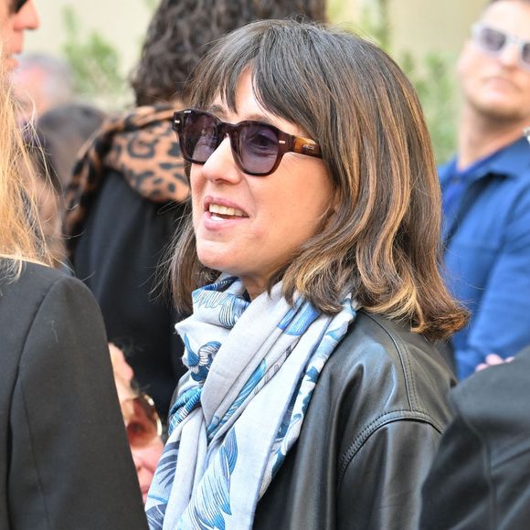 Alexia Laroche-Joubert - Sorties des obsèques de Loana Petrucciani dans la cathédrale Sainte-Réparate à Nice le 10 avril 2026. L'ancienne star de téléréalité a été retrouvée morte dans son appartement niçois par les autorités, le 25 mars dernier. © Bruno Bebert/Bestimage