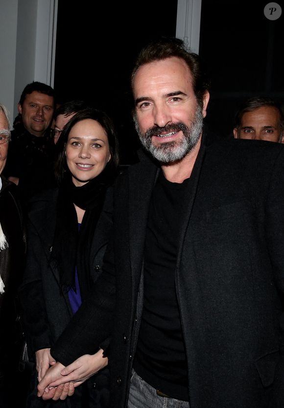 Exclusif - Jean Dujardin et Nathalie Péchalat à la soirée de lancement, au Musée Paul Belmondo, de deux ouvrages signés par Jean-Paul Belmondo, "Mille vies valent mieux qu'une" et "Belmondo par Belmondo" parus aux éditions Fayard à Boulogne-Billancourt, le 5 Décembre 2016. © Dominique Jacovides/Bestimage