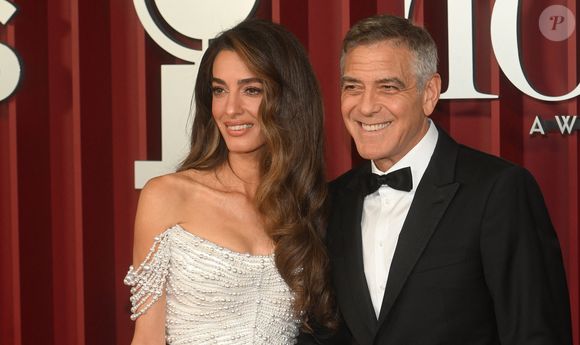 George et Amal Clooney lors de la 78ème édition des Tony Awards à New York, le 9 juin 2025 @Photo Press Service / BESTIMAGE