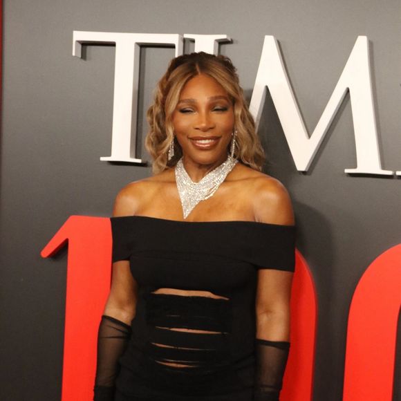Serena Williams a révélé avoir eu recours à un traitement GLP-1, prescrit en cas d’obésité ou de diabète de type 2, et plus connu sous son nom commercial : Ozempic...

New York, NY  - Des stars se réunissent au Jazz at Lincoln Center à New York le 24 avril 2025 pour célébrer le gala annuel Time 100, qui rend hommage aux personnalités les plus influentes du monde. Backgrid USA / Bestimage