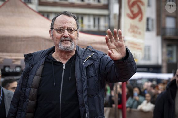 D'ailleurs, Jean Reno ne cachait pas, à l'époque, qu'il songeait "fréquemment" à la mort. "C'est le cas de tous les hommes de mon âge, avouait-il.

Jean Reno - Netflix a choisi la capitale alsacienne pour lancement du film ‘’Loups-garous’’ à Strasbourg, France, le 19 octobre 2024. Elyxandro Cegarra/Panoramic/Bestimage