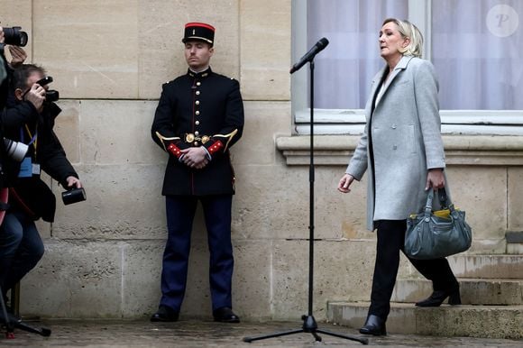 Le premier ministre reçoit Marine Le Pen, présidente du groupe Rassemblement National à l'Assemblée nationale et Jordan Bardella, président du Rassemblement National, à Matignon, à Paris, le 16 décembre 2024. © Stéphane Lemouton / Bestimage