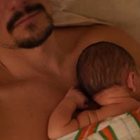 "Mon nouveau monde" : Juan Arbelaez est papa pour la première fois, l'ex-mari de Laury Thilleman partage les premières photos avec son bébé