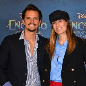 Juan Arbelaez et sa femme Laury Thilleman (Miss France 2011) - Avant-première du film "Encanto" de Disney au Grand Rex à Paris le 19 novembre 2021. © Veeren/Bestimage