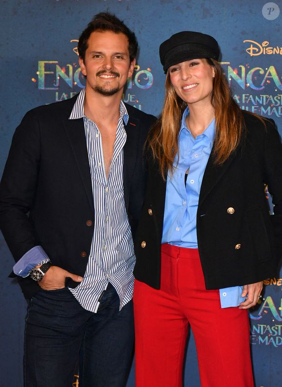 Juan Arbelaez et sa femme Laury Thilleman (Miss France 2011) - Avant-première du film "Encanto" de Disney au Grand Rex à Paris le 19 novembre 2021. © Veeren/Bestimage