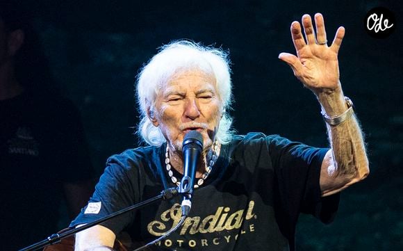 "Déjà 3 ans… noces de froment !", a-t-il écrit en légende de sa publication

Hugues Aufray en concert au Zenith de Rouen le 27 juin 2026. © Pierre Perusseau/Bestimage