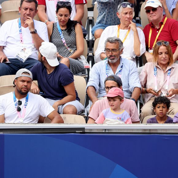 Jo-Wilfried Tsonga en famille - assiste à la victoire de Rafael Nadal et Carlos Alcaraz face à T. Griekspoor et W. Koolhof lors des Jeux Olympiques de Paris2024 (JO) le 30 juillet 2024. © Jacovides-Perusseau/Bestimage