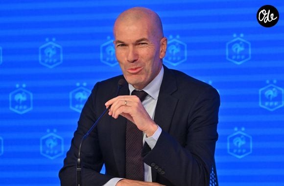 L'ancien international français de football Zinédine Zidane s'exprime lors d'une conférence de presse visant à le présenter comme le nouveau sélectionneur de l'équipe de France, au siège de la Fédération française de football (FFF) à Paris, le 28 juillet 2026. © Christian Liewig/Bestimage