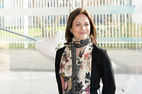 Nathalie Pechalat, présidente de la Fédération française des sports de glace (FFSG) lors de la présentation de la sculpture "20 février 1998, Nagano" de l'artiste Pierre Larauza, le sculpteur, à Montpellier, France, le 22 mars 2022. © Stéphanie Gouiran/Panoramic/Bestimage
