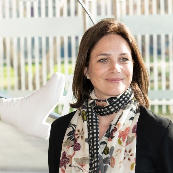 Nathalie Pechalat, présidente de la Fédération française des sports de glace (FFSG) lors de la présentation de la sculpture "20 février 1998, Nagano" de l'artiste Pierre Larauza, le sculpteur, à Montpellier, France, le 22 mars 2022. © Stéphanie Gouiran/Panoramic/Bestimage