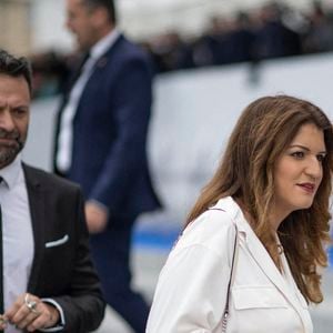 Matthias Savignac et Marlene Schiappa n'ont pas dévoilé le prénom de leur garçon.

Matthias Savignac et Marlene Schiappa lors du défilé militaire du Jour de la Bastille sur l'avenue des Champs-Élysées à Paris le 14 juillet 2023.   Photo par Eliot Blondet/ABACAPRESS.COM