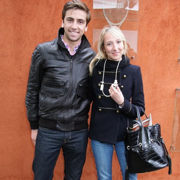 Audrey Lamy et son compagnon Thomas Sabatier lors des internationaux de tennis de France de Roland Garros à Paris, le 30 mai 2010.