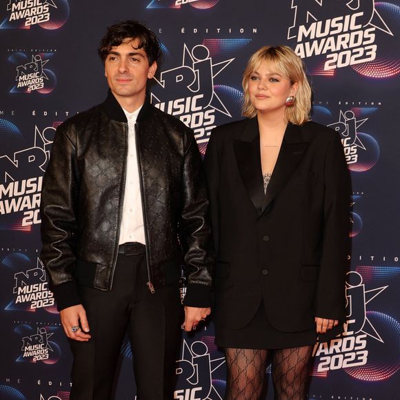 Florian Rossi et sa compagne Louane au photocall de la 25ème cérémonie des "NRJ Music Awards (NMA)" au palais des Festivals et des Congrès de Cannes, France, le 10 novembre 2023. © Dominique Jacovides/Bestimage