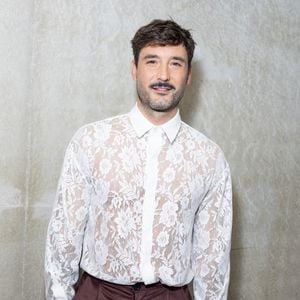 Exclusif - Jérémy Frerot en backstage de l'enregistrement de l'émission "Nos voix pour toutes" au profit de la Fondation des femmes à l’Adidas Arena diffusée sur TMC le 25 novembre 2025, à Paris, France, le 19 novembre 2025. © Guirec-Moreau/Bestimage