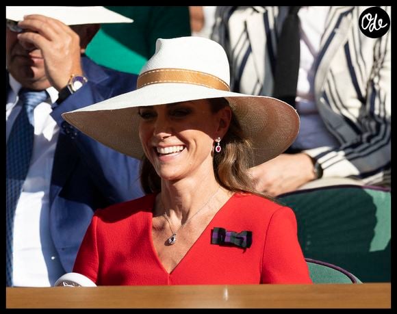 Sous la chaleur, la femme du prince William avait prévu un chapeau

Kate Middleton, princesse de Galles, dans la loge royale lors de la finale du simple dames, le treizième jour du tournoi de tennis de Wimbledon 2026, à l'All England Lawn Tennis and Croquet Club, à Londres, au Royaume-Uni, le 11 juillet 2026. Photo de Stephen Lock/i-Images/ABACAPRESS.COM