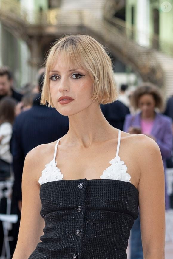 Angèle au Front Row du défilé de mode féminine Chanel printemps-été 2025 lors de la Fashion Week de Paris (PFW), au Grand Palais, à Paris, France, le 1er october 2024. © Olivier Borde/Bestimage