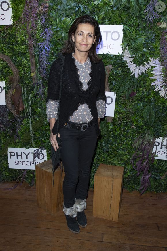 La comédienne s’est retirée trois jours dans un monastère bouddhiste.

Adeline Blondieau - Soirée de lancement des produits Phyto Specific de la marque Phyto à la Pause Parisienne à Paris suivie d'un showcase de G. Dourdan, le 19 novembre 2019. © Pierre Perusseau/Bestimage