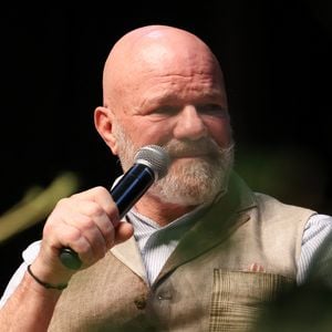 Le chef Philippe Etchebest au 20ème Festival du Livre gourmand au Théâtre de Périgueux, le 15 novembre 2025. ©Jean-Marc LHOMER/Bestimage.