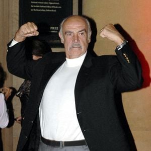 Photo d'archives du 19 août 2006 de l'acteur Sir Sean Connery arrivant à la National Gallery pour une fête organisée à l'occasion du 60e anniversaire du Festival international du film d'Édimbourg. © Chris Clarke/PA Wire Abaca