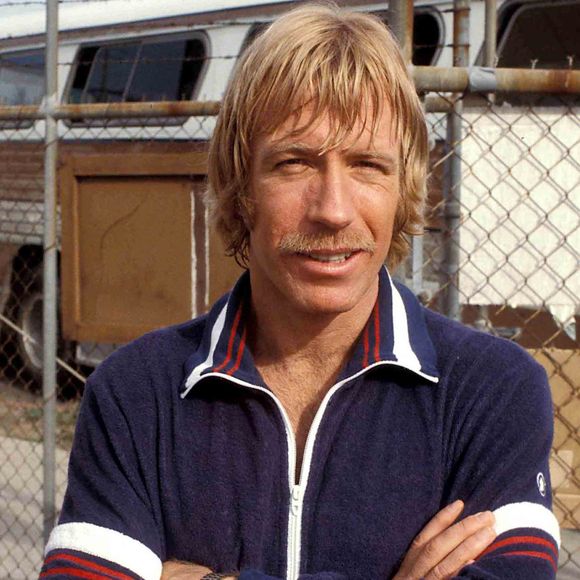 Chuck Norris sur le tournage de The Octagon en 1979 

© PPS/Bestimage