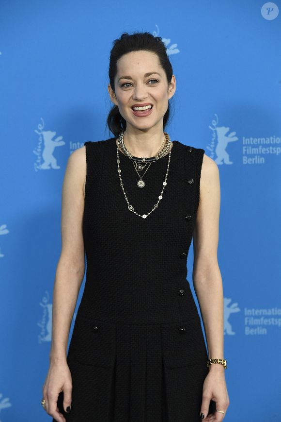 Un grand changement pour celle qui pouvait regarder des choses horribles en étant plus jeune", précise-t-elle.

Marion Cotillard - Photocall du film "The Ice Tower" lors de la 75ème édition du festival international du film de Berlin (La Berlinale 2025), le 16 février 2025.  

Photo : Action Press / Bestimage