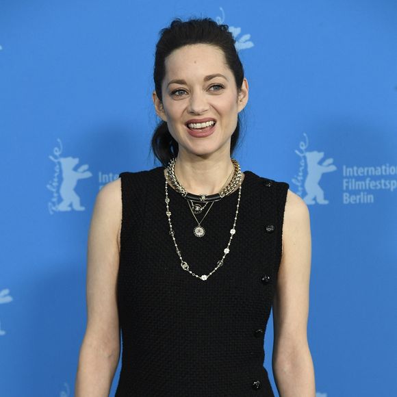 Un grand changement pour celle qui pouvait regarder des choses horribles en étant plus jeune", précise-t-elle.

Marion Cotillard - Photocall du film "The Ice Tower" lors de la 75ème édition du festival international du film de Berlin (La Berlinale 2025), le 16 février 2025.  

Photo : Action Press / Bestimage