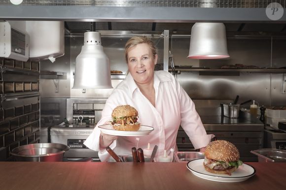 La cheffe étoilée Hélène Darroze vient d'ouvrir un nouveau restaurant bistronomique dédiée aux burgers haut de gamme "Jòia Bun" au 16 de la rue Michodière dans le 2ème arrondissement de Paris, France, le 16 mars 2023. © Jack Tribeca/Bestimage