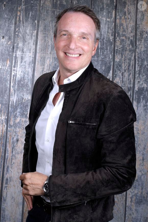 L'animateur a évoqué une anecdote concernant l'émission alors qu'il était sur le plateau des "Enfants de la télé" en février dernier. 

Portrait de Stéphane Rotenberg lors de l'enregistrement de l'émission "Le jet de luxe"  le 15 mai 2025. © Cédric Perrin / Bestimage