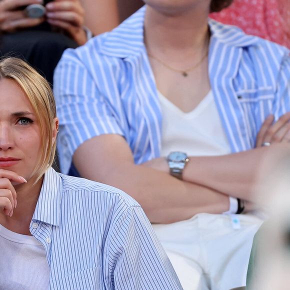 Chloé Jouannet dans les tribunes en nocturne lors des Internationaux de France de Tennis de Roland Garros 2025, le 30 mai 2025 à Paris.

© Jacovides / Moreau / Bestimage