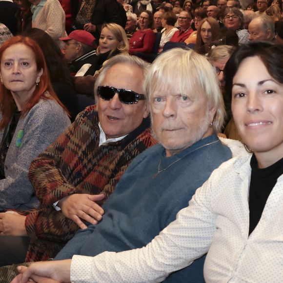 Exclusif - Gilbert Montagné, Renaud et sa femme Cerise dans le public du concert de Hugues Aufray au Le Dôme de Paris - Palais des Sports le 9 novembre 2025.

© Jack Tribeca / Bestimage