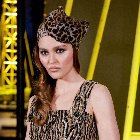 Lily-Rose Depp au photocall du défilé Chanel Collection Femme Prêt-à-Porter Automne/Hiver 2026-2027 lors de la Fashion Week de Paris (PFW) au Grand Palais, à Paris, France, le 9 mars 2026. © Olivier Borde/Bestimage