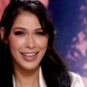 Ayem Nour sur le plateau de NRJ12 le 28 février 2025.