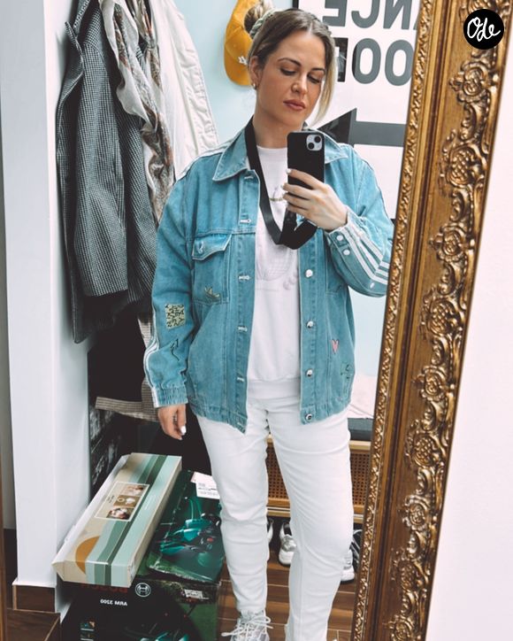 Très connue dans l'industrie musicale, cette femme d'affaires accomplie est la PDG de leurs structures de production.

Maud Brooke, Instagram