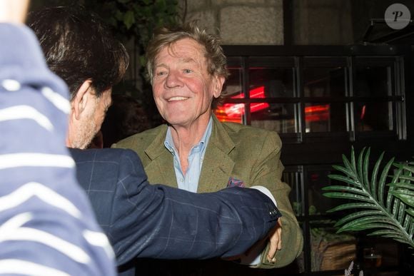 Le prince de 71 ans irait mieux puisqu'il a déclaré "Tout va bien"

Le prince Ernst August de Hanovre assiste à la soirée du 60ème anniversaire du restaurant Alduccio à Madrid le 24 novembre 2022. ©Europa Press / Bestimage
