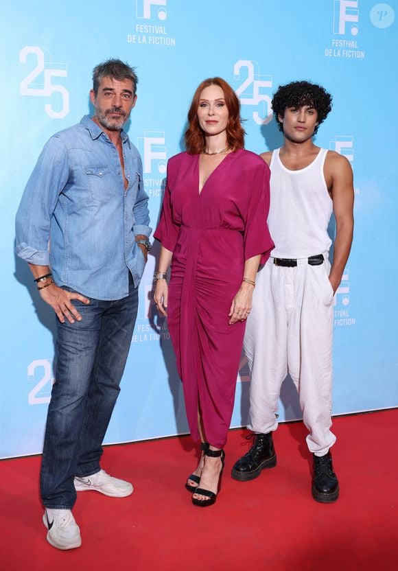 Thierry Neuvic, Audrey Fleurot et Sumaï Cardenas au photocall de la mini-série "Infiltré(e)" lors de la 25ème édition du Festival de la fiction de la Rochelle, France, le 15 septembre 2023. © Denis Guignebourg/BestImage
