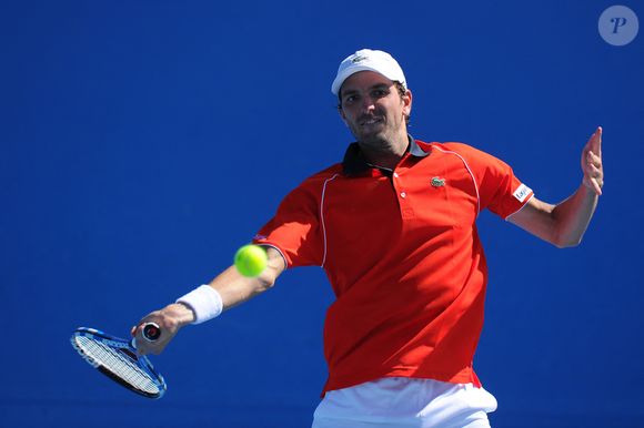 Le Français Julien Benneteau bat son compatriote David Guez lors du premier tour, Jour 2, de l'Open d'Australie à Melbourne, Australie, le 19 janvier 2010. Photo par Corinne Dubreuil/Cameleon/ABACAPRESS.COM