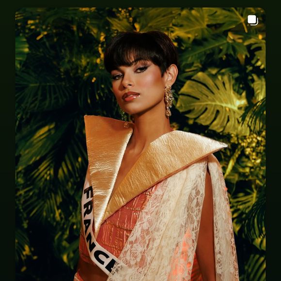 Miss France 2024 a fini dans le top 30 de Miss Univers

Story Iris Mittenaere pour féliciter Eve Gilles à Miss Univers 2025 ©Instagram - Iris Mittenaere