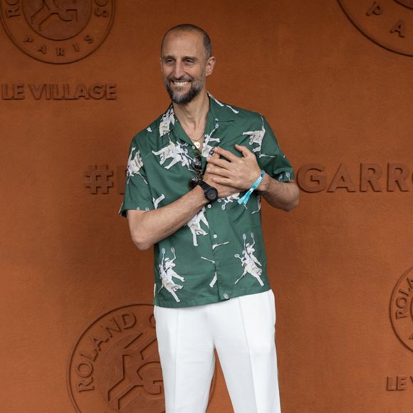 Arié Elmaleh au village lors des Internationaux de France de Tennis de Roland Garros 2025. Paris, le 27 mai 2025. 
© Moreau / Jacovides / Bestimage