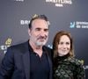 Sur Instagram, Jean Dujardin a partagé une photo de lui en lien avec ce film
Jean Dujardin et sa femme Nathalie Péchalat (nouvelle présidente de l'association "Premiers de Cordée") - Dîner de charité Breitling à la Samaritaine pour l’association "Premiers de Cordée" à Paris le 4 avril 2024. © Rachid Bellak/Bestimage