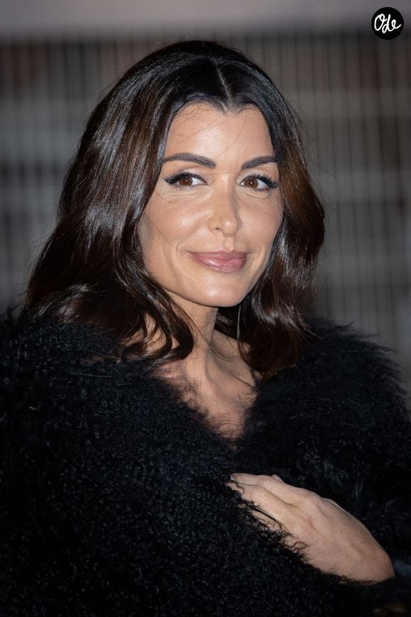 Elle confiait alors que la journaliste était récemment venue à un de ses concerts avec Maxim Nucci.

Jenifer Bartoli assiste à la 24e cérémonie des NRJ Music Awards,  le 18 novembre 2022 à Cannes, en France. Photo : Shootpix/Abaca