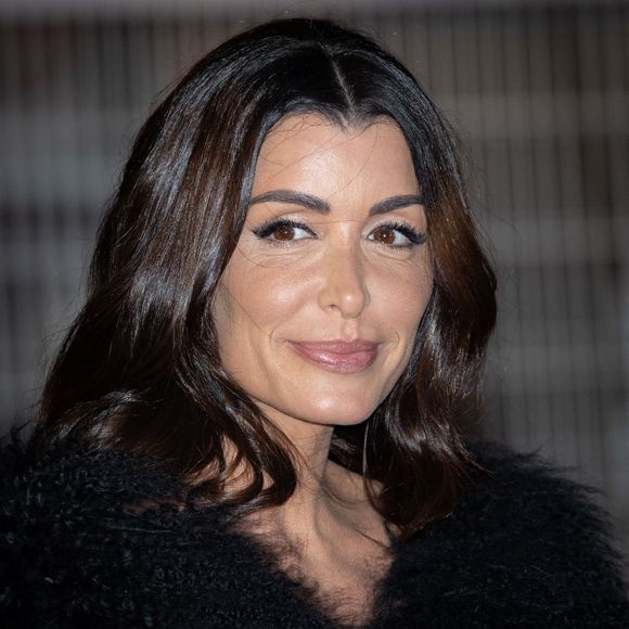 Elle confiait alors que la journaliste était récemment venue à un de ses concerts avec Maxim Nucci.

Jenifer Bartoli assiste à la 24e cérémonie des NRJ Music Awards,  le 18 novembre 2022 à Cannes, en France. Photo : Shootpix/Abaca