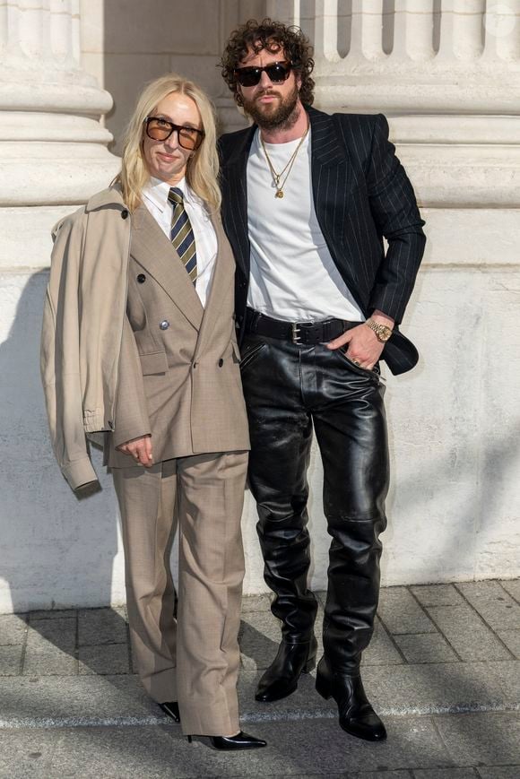 Sam Taylor-Johnson, Aaron Taylor-Johnson – Photocall du Défilé de mode Saint Laurent Homme, Collection Printemps-Été 2026 dans le cadre de la Fashion Week de Paris, France, le 24 juin 2025.
 
© Olivier Borde / Bestimage