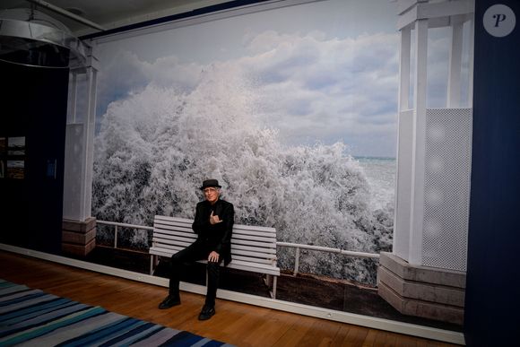 Exclusif - Le photographe Bruno Bébert expose sa Vague au Musée Masséna dans le cadre de la biennale des Arts et de l'Océan organisée en marge de la 3eme Conférence des Nations Unies sur l'Océan (UNOC3) qui va se tenir en Juin 2025 à Nice.  © Bruno Bebert/Bestimage
