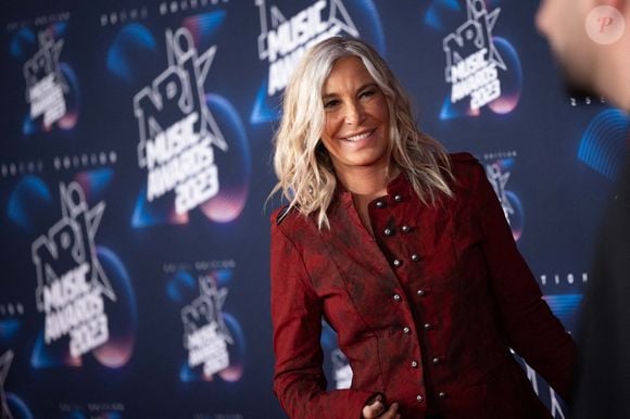 Zazie assiste au tapis rouge des NRJ Music Awards 2023, au Palais des Festivals, à Cannes, le 10 novembre 2023.